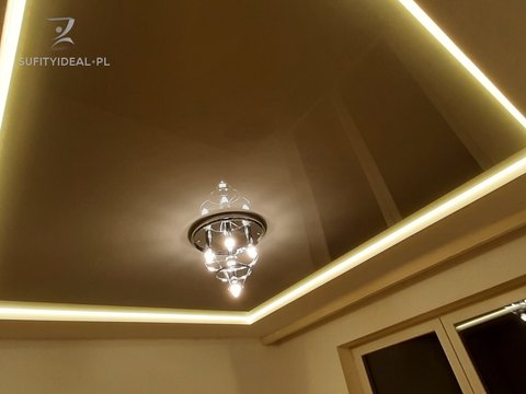 Sufit napinany czarny połysk z liniami LED