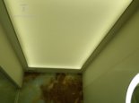 Sufit napinany z LED w łazience