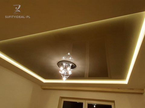 Sufit napinany czarny połysk z liniami LED