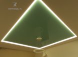 Sufit napinany zielony połysk dwupoziomowy z LED