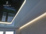 Dwupoziomowy sufit z LED salon